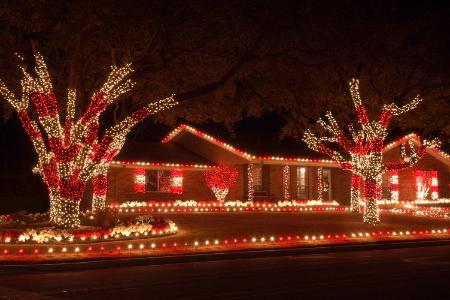 How to Transform Your Home with Professional Christmas Lighting