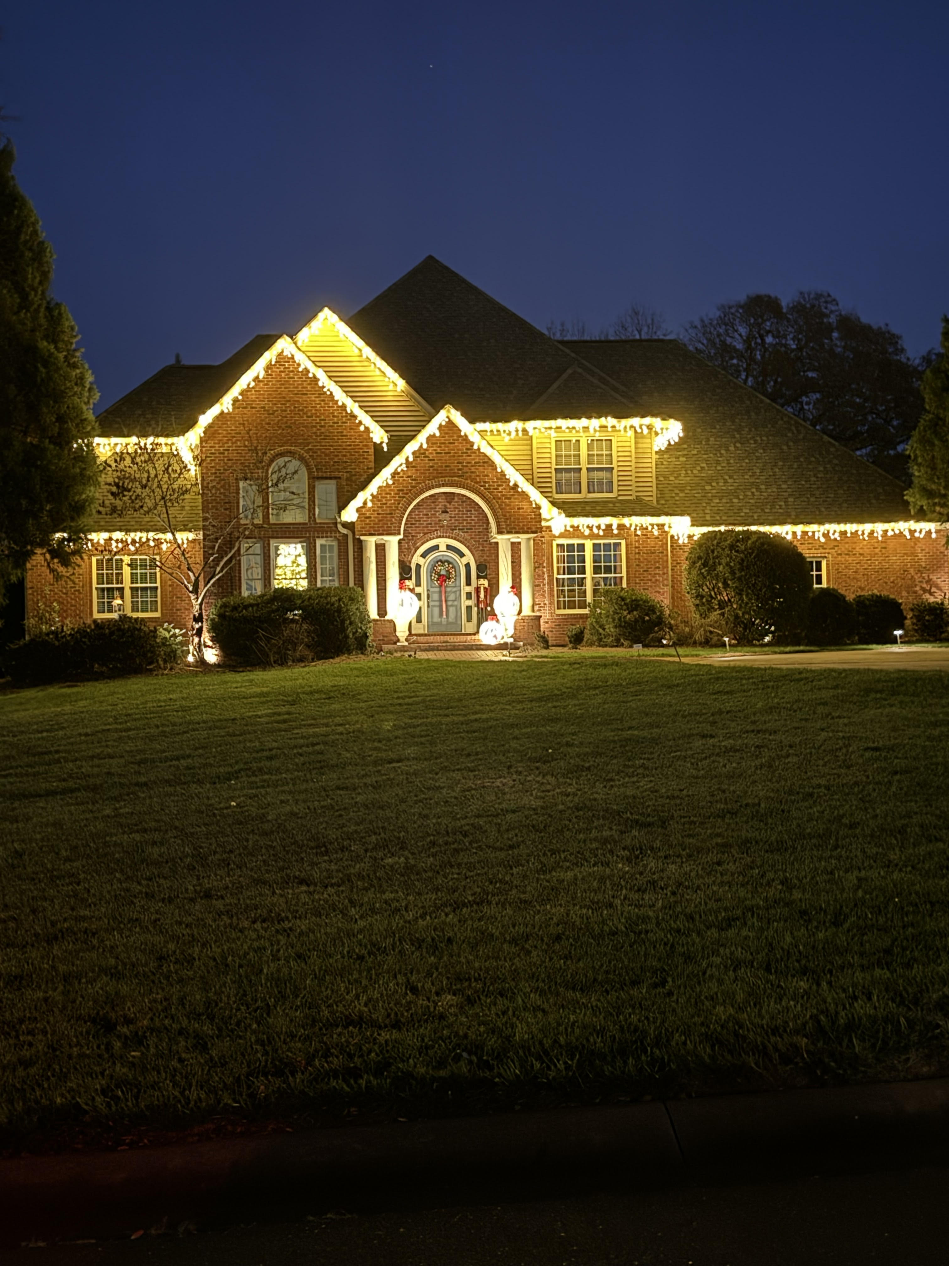 Top Christmas Lighting Installation in Shelby, NC by Vivid Lights LLC